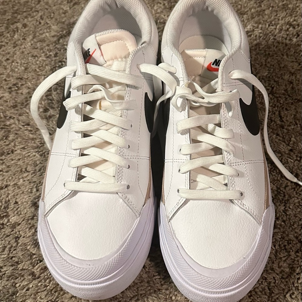 Nike Sneaker